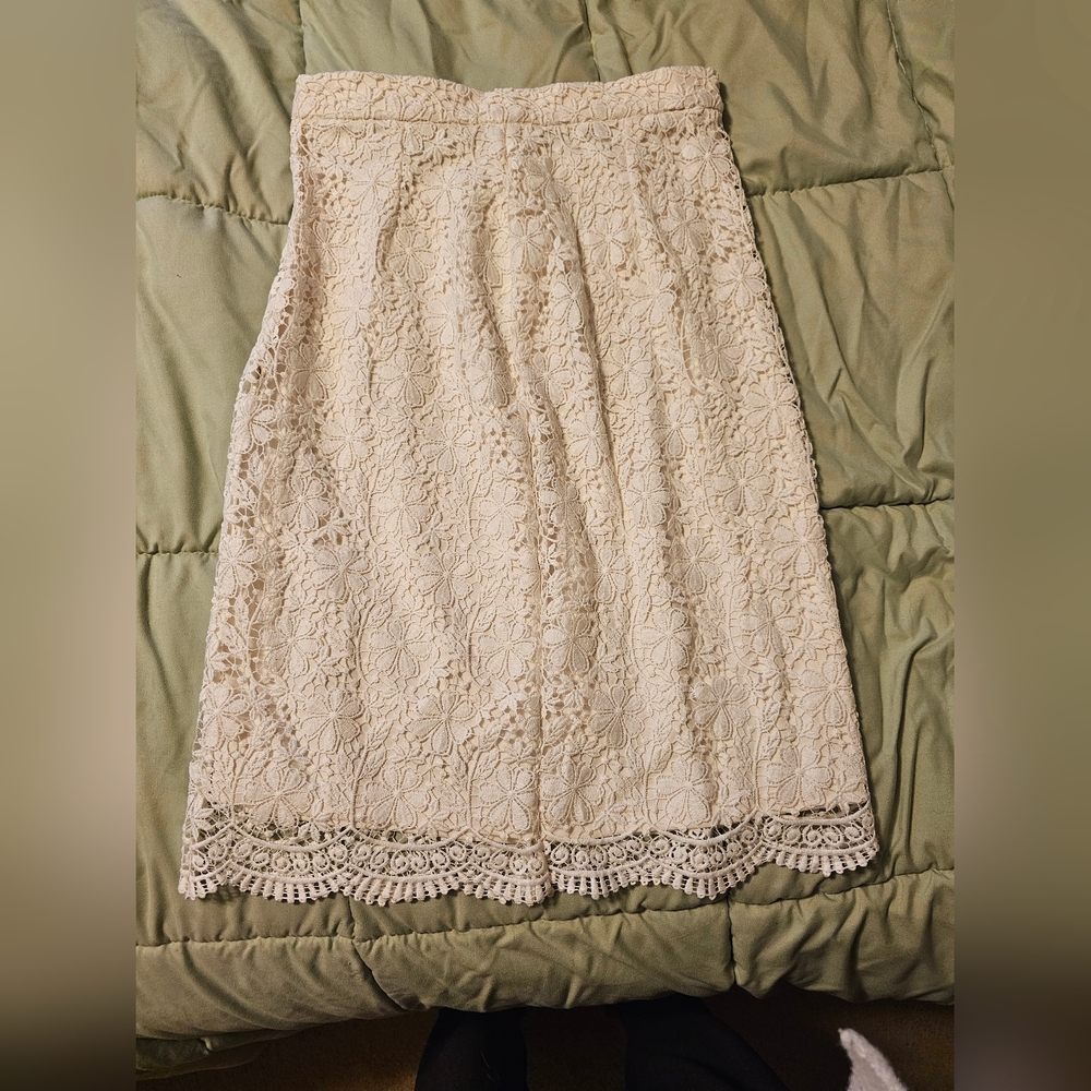 Uniqlo Cream Lace A-Line Skirt